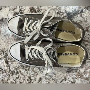 Women’s grey Converse All Star. Chuck Taylors